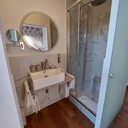 Rossodisera 게스트하우스 사르자나