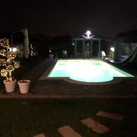 게스트하우스 Rossodisera 사르자나