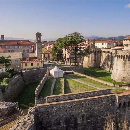 Rossodisera 4* Sarzana